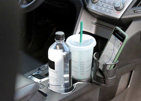 Getränkehalter im Auto